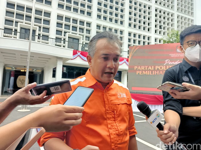Ketua Timsus Pemenangan Partai Buruh, Said Salahudin, di KPU. (Karin Nur Secha/detikcom).
