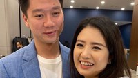 Sang atlet mengajak Valencia Tanoesoedibjo berjalan ke tengah lapangan melewati jalur yang sudah dibuat itu. Foto: dok instagram