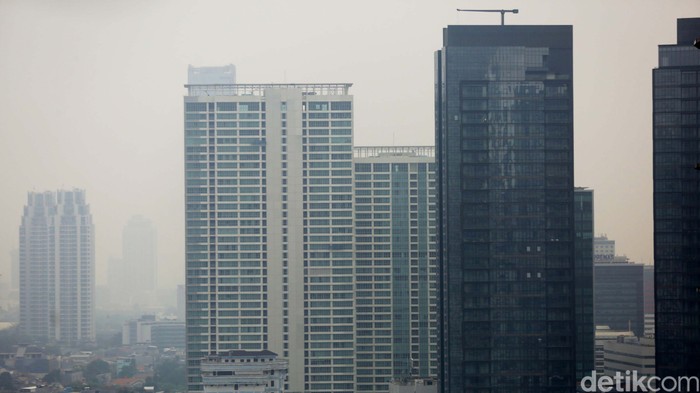 Kualitas udara Kota Jakarta berada pada zona merah atau tidak sehat, Rabu (3/8/2022) pagi. Tidak sehatnya kualitas udara itu berdasarkan pantauan IQ Air.