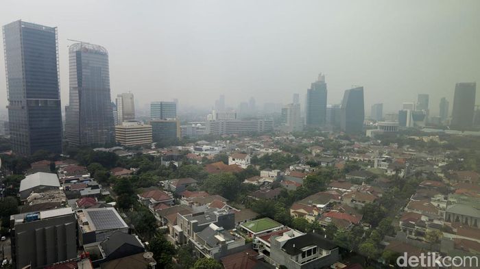 Kualitas udara Kota Jakarta berada pada zona merah atau tidak sehat, Rabu (3/8/2022) pagi. Tidak sehatnya kualitas udara itu berdasarkan pantauan IQ Air.