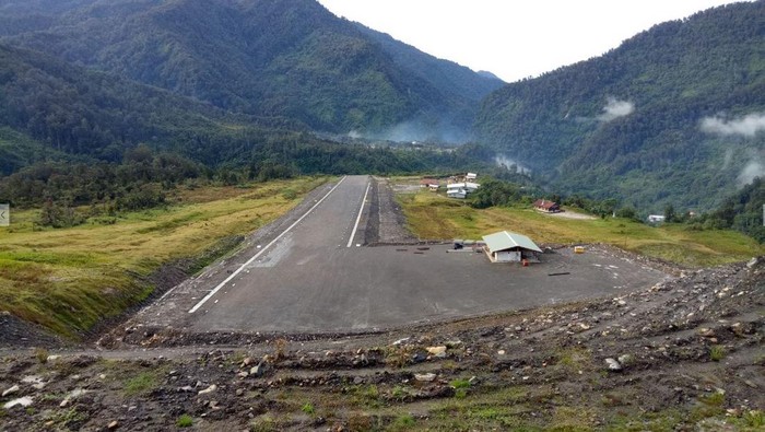 Lapangan terbang perintis Aoranop di Mimika, Papua.