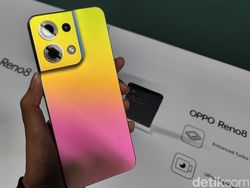 Menggenggam Oppo Reno8 Series yang Mirip Tapi Beda