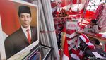 Potret Pedagang Serba-serbi HUT RI di Jalan Darmo Kali