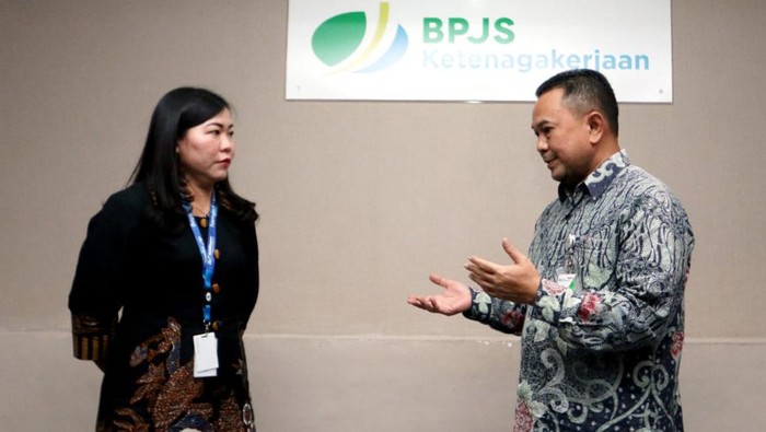 Jaminan Sosial Ketenagakerjaan yang identik dengan pekerja sektor formal, sekarang bisa dengan mudah didapat oleh pekerja rentan. Seperti apa?
