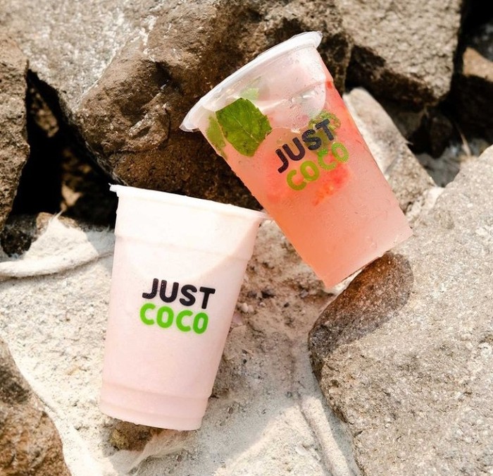 Segar Manis! 5 Tempat Ini Punya Kreasi Minuman Kelapa Kekinian