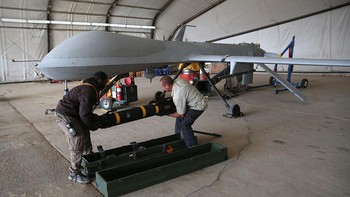 Rudal Hellfire ditembakkan dari drone dan menyasar Ayman yang sedang berada di balkon. Rudal ini dibuat oleh Lockheed Martin dan sudah ada sejak tahun 1983. Foto: Getty Images