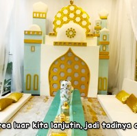 Teras di halaman belakang dipugar ulang hingga menjadi tempat bersantai dengan tema timur tengah. (Foto: YouTube/Tasyi Athasyia)