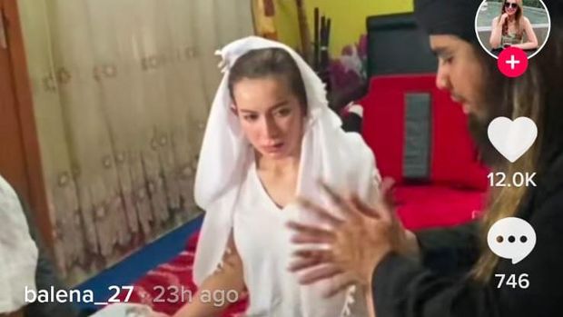 Selebgram yang jadi pasien Gus Samsudin