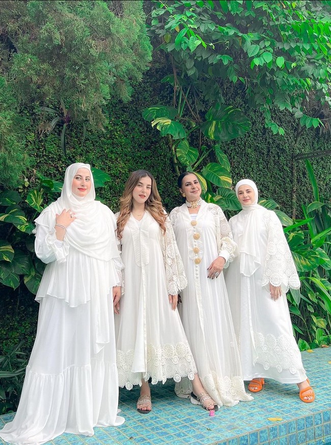 Nama Tasyi Athasyia belakangan jadi perbincangan karena disebut-sebut tidak akur dengan saudaranya, Tasya Farasya. Semua berawal ketika Tasyi terlihat tidak datang dalam ulang tahun putri Tasya Farasya. Foto: Instagram/@tasyiiathasyia