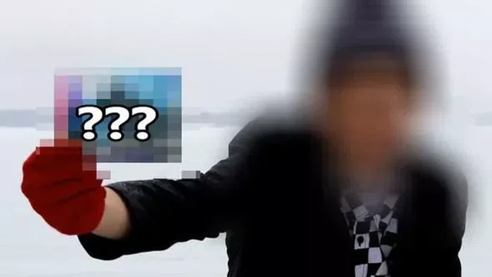 Seorang pria mengaku penjelajah waktu dari 3311. Dia bahkan membawa sejumlah foto bukti yang menunjukkan keadaan di masa depan.