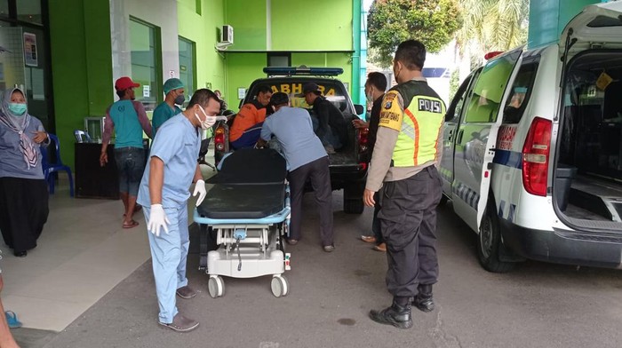 tukang kebun tusuk teman yang sering bully