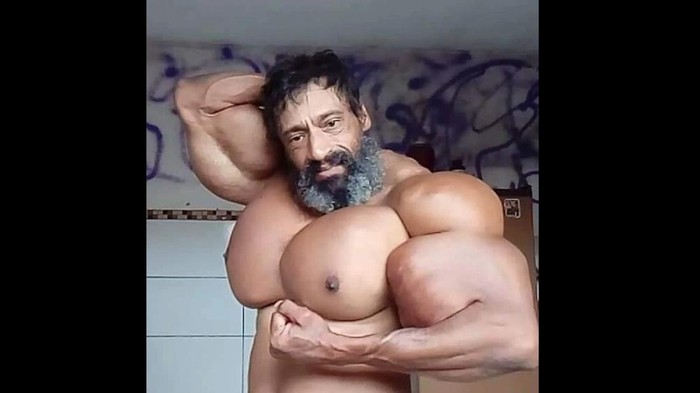 Valdir Segato Valdir Segato, binaragawan yang terinspirasi mirip Hulk