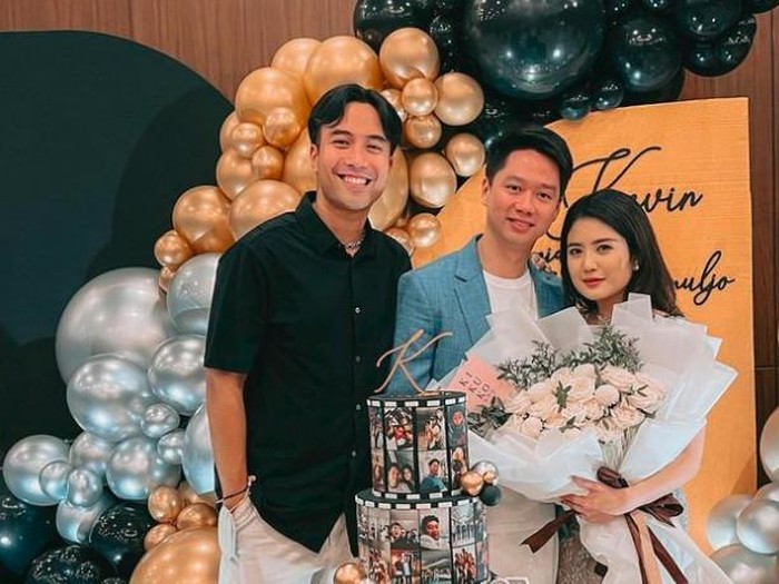 Vidi Aldiano hadir di lamaran Kevin Sanjaya.