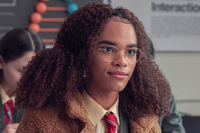 Inilah potret Yasmin yang berperan sebagai Elle di serial Heartstopper. “Ini Elle. Ini bukan tentang transgender wanita, ini tentang Elle, dan dia adalah gadis manis, menyenangkan, dan perhatian. Dan yang paling penting bagian transgender hanya bagian dari dirinya, dia dibiarkan bahagia, punya orang yang ditaksir, dan melakukan apapun yang dia mau,” ungkap Yasmin menggambarkan Elle, Foto: dok. Netflix