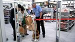 H&M Diserbu Pembeli Jelang Hengkang dari Rusia, Ini Foto Antreannya