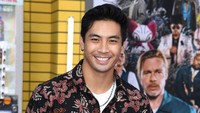 Dalam film Bullet Train, Yoshi Sudarso memerankan The Elder versi muda. (Foto: FilmMagic/Steve Granitz)
