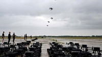Drone-drone itu dikerahkan untuk mengintai pergerakan pasukan Rusia di Ukraina.