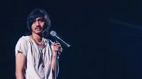 Bahkan saat di atas panggung, Duta juga terlihat begitu sederhana. Foto: Instagram