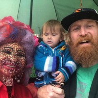 Sebelumnya Elaine Davidson sempat jadi perbincangan karena menikah dengan pria kaya. Tapi tampaknya hal itu tidak menjamin hidupnya akan selalu sejahtera. Baru-baru ini Elaine mengaku mengalami kesulitan finansial karena sulit mendapat pekerjaan.Foto: Instagram @mostpiercedwomanelainedavidson