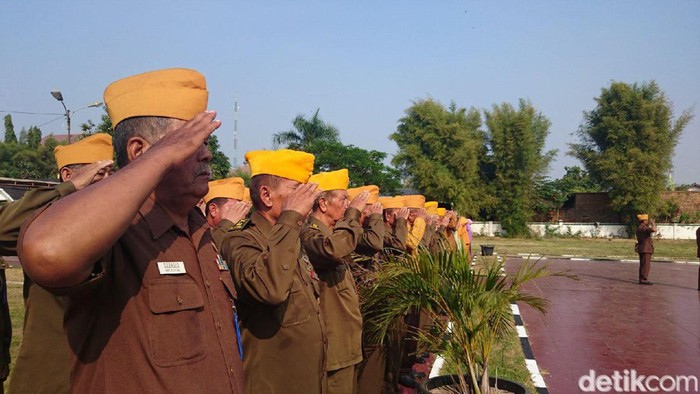 Hari Veteran Nasional 2022 adalah peringatan yang masuk dalam daftar Hari Besar Nasional. Hari Veteran Nasional diperingati setiap tanggal 10 Agustus.