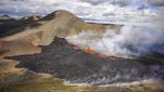 Penampakan Lava Pijar Letusan Gunung Berapi di Islandia
