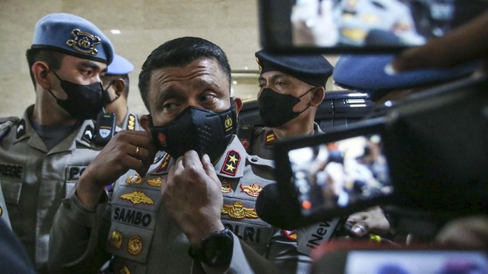 Irjen Ferdy Sambo datang memenuhi panggilan pemeriksaan di Bareskrim Polri, Kamis (4/8/2022)