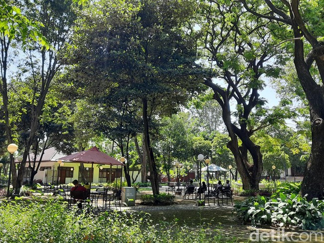 10 Kawasan Kos dan Tempat Makan Sekitar Kampus ITS