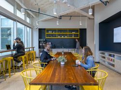 Mengintip Kantor Pusat PayPal yang Keren Banget