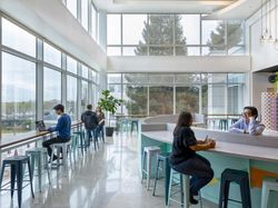 Mengintip Kantor Pusat PayPal yang Keren Banget