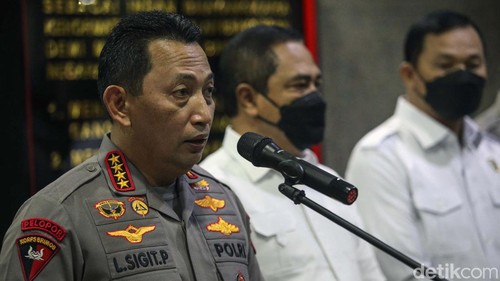 Kapolri Jenderal Listyo Sigit Prabowo bakal memutasi sejumlah personel polisi. Mereka diduga melanggar kode etik terkait penanganan kasus tewasnya Brigadir J.