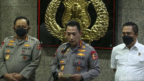 Kapolri Jenderal Listyo Sigit Prabowo bakal memutasi sejumlah personel polisi. Mereka diduga melanggar kode etik terkait penanganan kasus tewasnya Brigadir J.