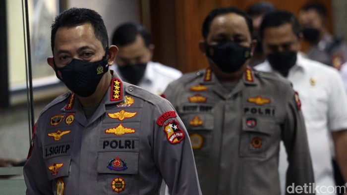 Kapolri Jenderal Listyo Sigit Prabowo bakal memutasi sejumlah personel polisi. Mereka diduga melanggar kode etik terkait penanganan kasus tewasnya Brigadir J.
