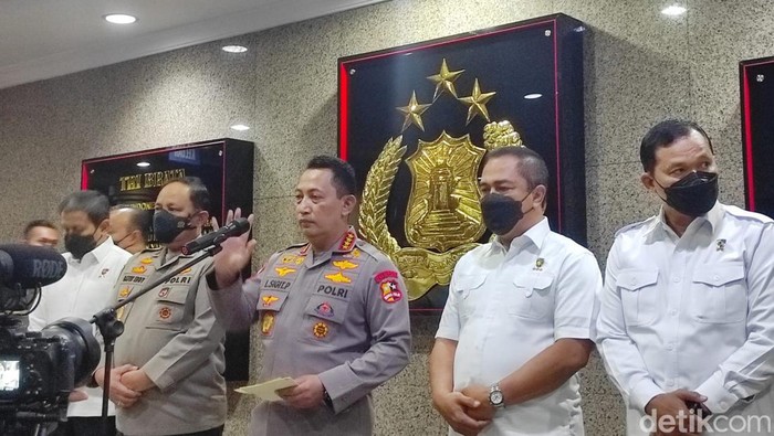 Konpers Kapolri Jendera Listyo Sigit Prabowo soal kasus tewasnya Brigadir Yoshua.