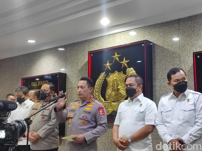 Konpers Kapolri Jendera Listyo Sigit Prabowo soal kasus tewasnya Brigadir Yoshua.