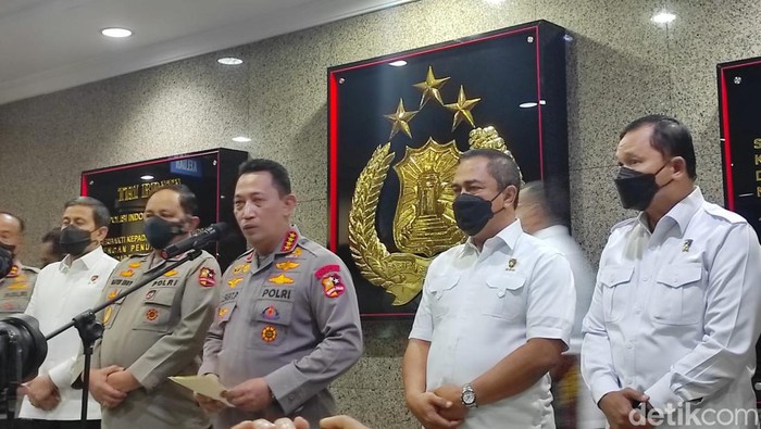 Konpers Kapolri Jendera Listyo Sigit Prabowo soal kasus tewasnya Brigadir Yoshua.