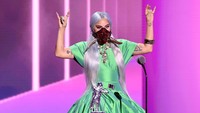 Harley Quinn merupakan psikiater Joker di rumah sakit jiwa yang menjadi mitranya untuk berbuat kejahatan. Foto: Getty Images for MTV/Kevin Winter/MTV VMAs 2020