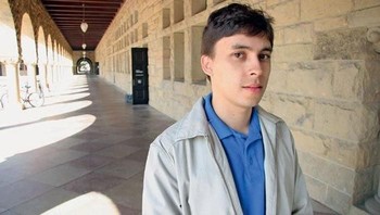 YouTube juga didirikan 3 orang mantan pegawai dan pendiri PayPal. Mereka adalah Steve Chen, Chad Hurley dan Jawed Karim. Ini adalah Jawed Karim, pria muslim mantan engineer PayPal. Foto: Getty Images