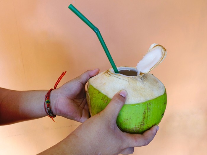 Manfaat air kelapa