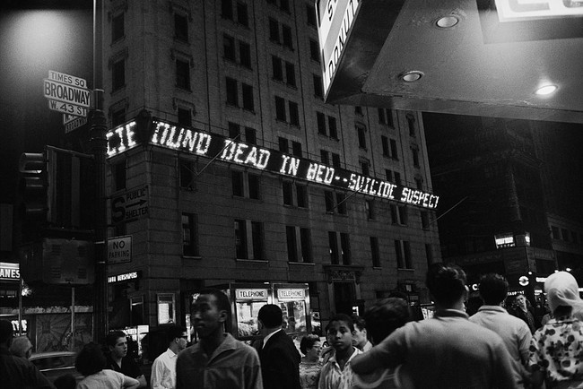 Momen meninggalnya Marilyn Monroe mengejutkan publik. Pada saat itu, 60 tahun lalu, kematian Marilyn ditampilkan dalam berita di gedung New York Times. Foto: Getty Images