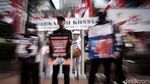 Aksi Teatrikal Protes UU Minerba di Depan MK, Ini Fotonya