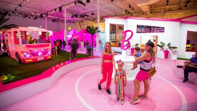 Menjelajah Dunia Barbie yang Penuh Imajinasi di Kanada