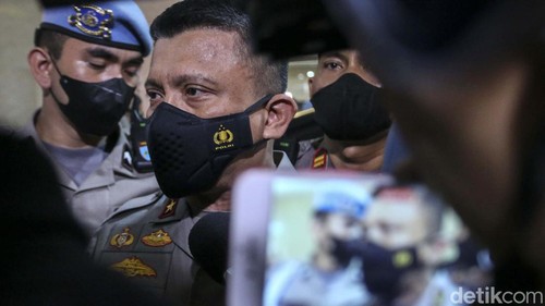 Irjen Ferdy Sambo datang memenuhi panggilan pemeriksaan di Bareskrim Polri, Kamis (4/8/2022) Sambo diperiksa terkait dengan kasus penembakan yang dilakukan Bharada E yang menewaskan Brigadir J di rumah dinasnya.