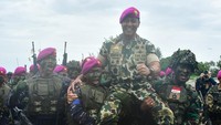 Panglima TNI Jenderal Andika Perkasa diangkat menjadi warga kehormatan Korps Marinir TNI Angkatan Laut (AL). Upacara pembaretan Andika sebagai warga kehormatan dipimpin Kepala Staf Angkatan Laut (KSAL) Laksamana TNI Yudo Margono.