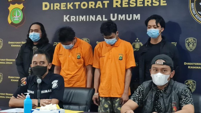 Polda Metro tangkap pengeroyok suporter bola di Bekasi (Farih/detikcom)
