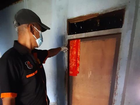 Polisi saat olah TKP mayat perempuan ditemukan bersama kerangka di Malang