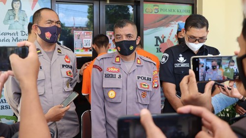 Polsek Kediri saat rilis kasus pencurian pencurian motor di Dusun Rumak Timur Selatan, Desa Rumak, Kecamatan Kediri, Lombok Barat, NTB, Kamis (4/8/2022).