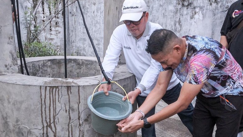 Menparekraf Sandiaga mengunjungi Rumah Bekas Kediaman Bung Karno di Bengkulu, Rabu (3/8/2022).
