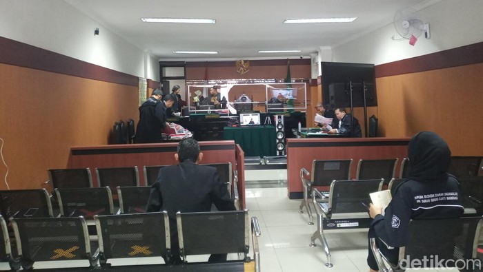 Sidang pasutri penginjak Al-Quran di Sukabumi.