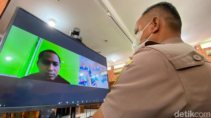 Sidang perdana terdakwa kasus Quotex Doni Salmanan secara online di PN Bale Bandung