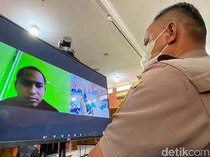 Dulu Bergaya Mewah, Doni Salmanan Kini Cuma Makan Mi Rebus